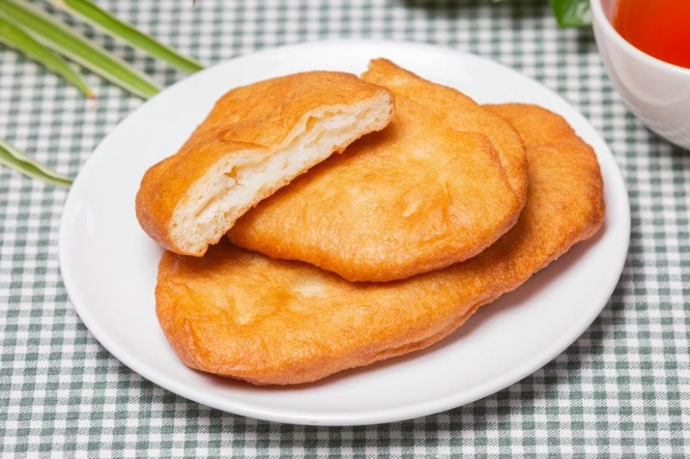 Пирожок жареный с картофелем