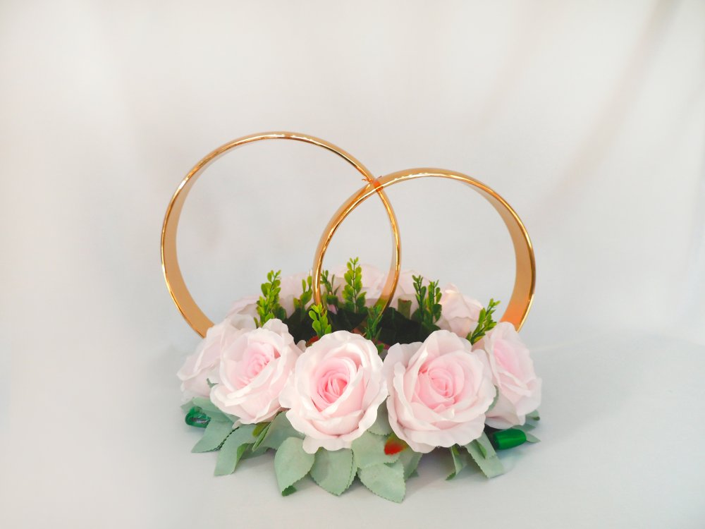 Украшения на машину (набор: кольца - 1 шт, бутоньерки - 4шт) (розов. мал.)