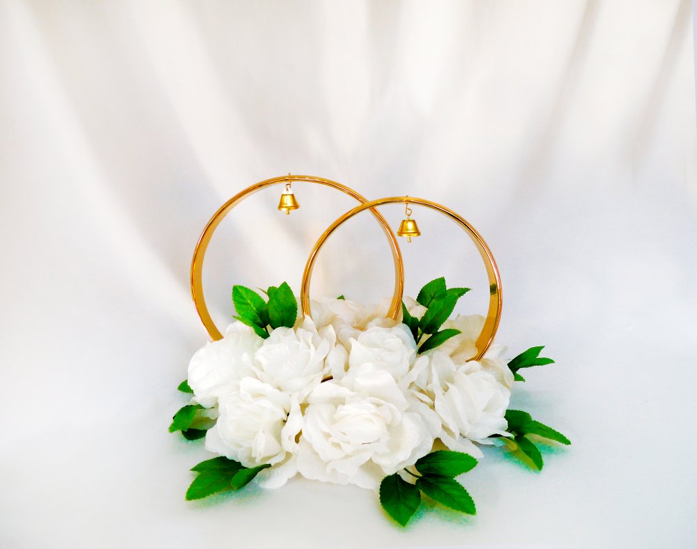 Украшения на машину (набор: кольца - 1 шт, бутоньерки - 4шт) (бел.)