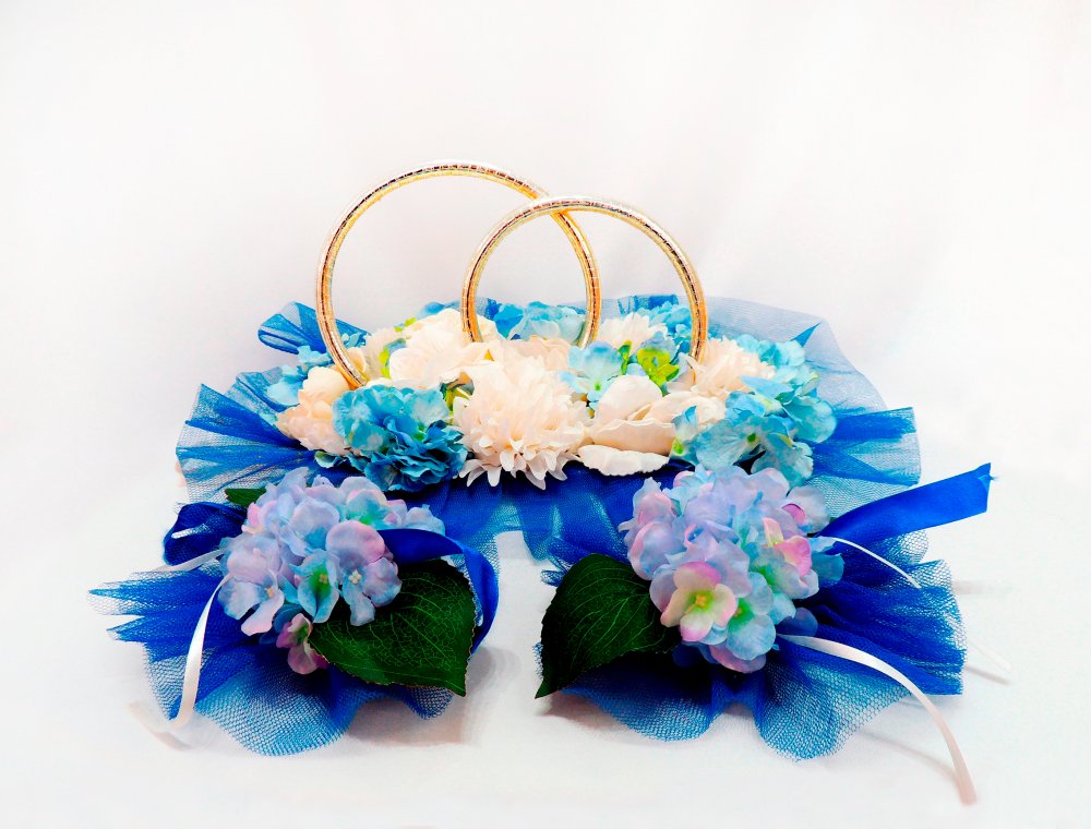 Украшения на машину (набор: кольца - 1 шт, бутоньерки - 4шт) (син.)