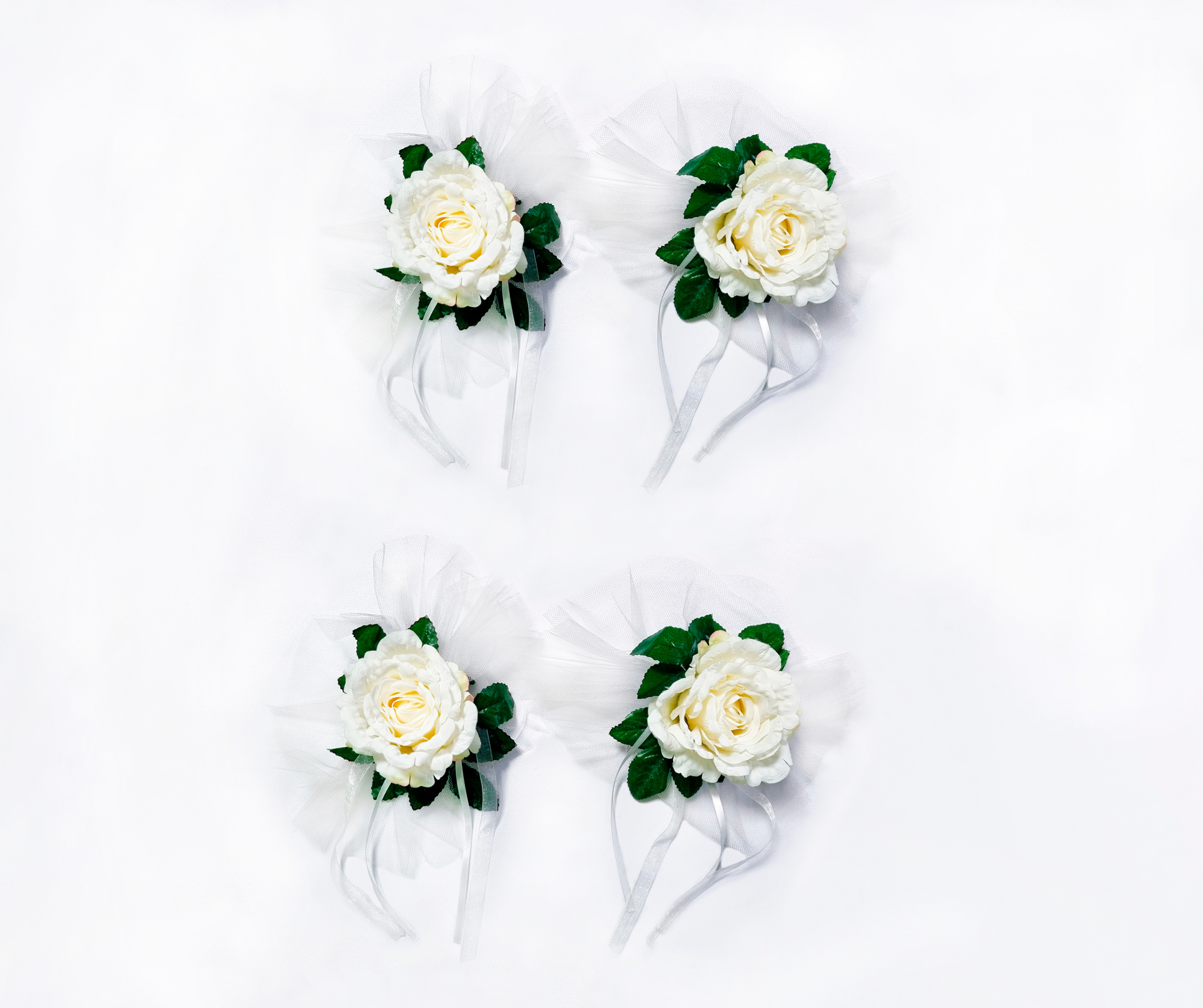 Украшения на машину (набор: кольца - 1 шт, бутоньерки - 4шт) (бел.)